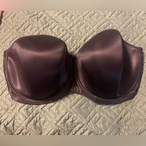 Elomi Black Strapless Convertible Bra
Size 40J 
Brand new without tags